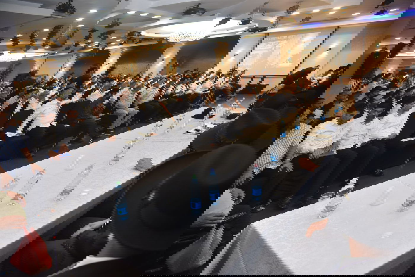 מאות תימנים מחו בראש העין: "אנו עדה קדושה" • צפו