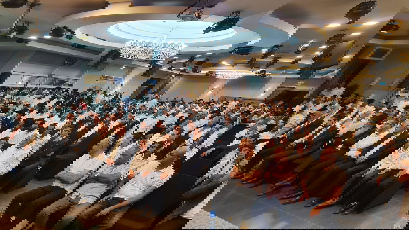 מאות תימנים מחו בראש העין: "אנו עדה קדושה" • צפו