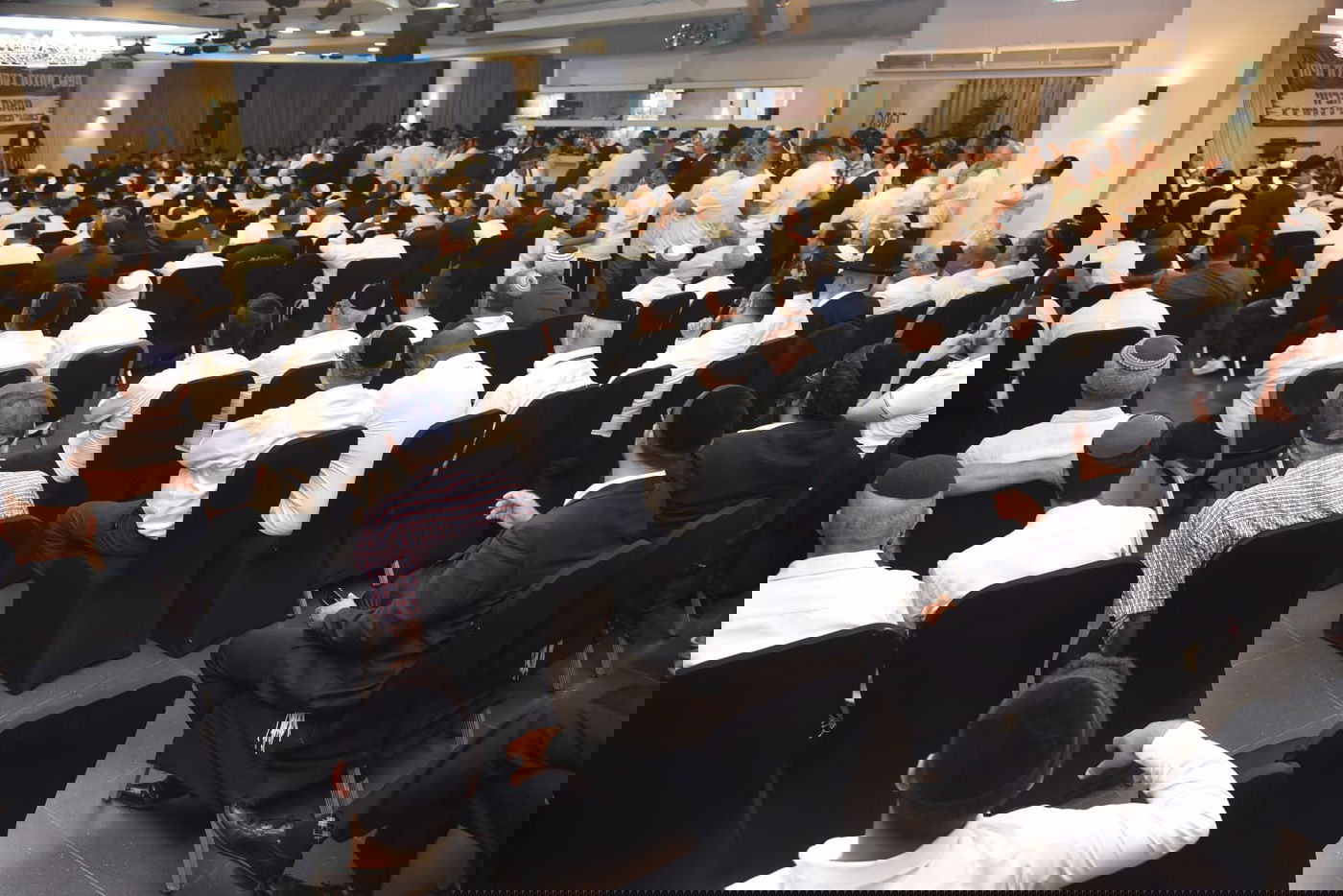 מאות תימנים מחו בראש העין: "אנו עדה קדושה" • צפו