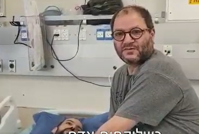 עופר כסיף ביקר מחבל שובת רעב "קורא לשחררו"