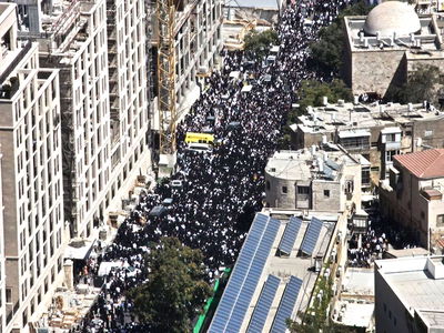 רבבות המלווים בתיעוד מהרחפן המשטרתי • צפו