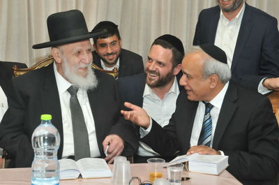 נשיא המועצת בפיוט ציפייה לגאולה • צפו