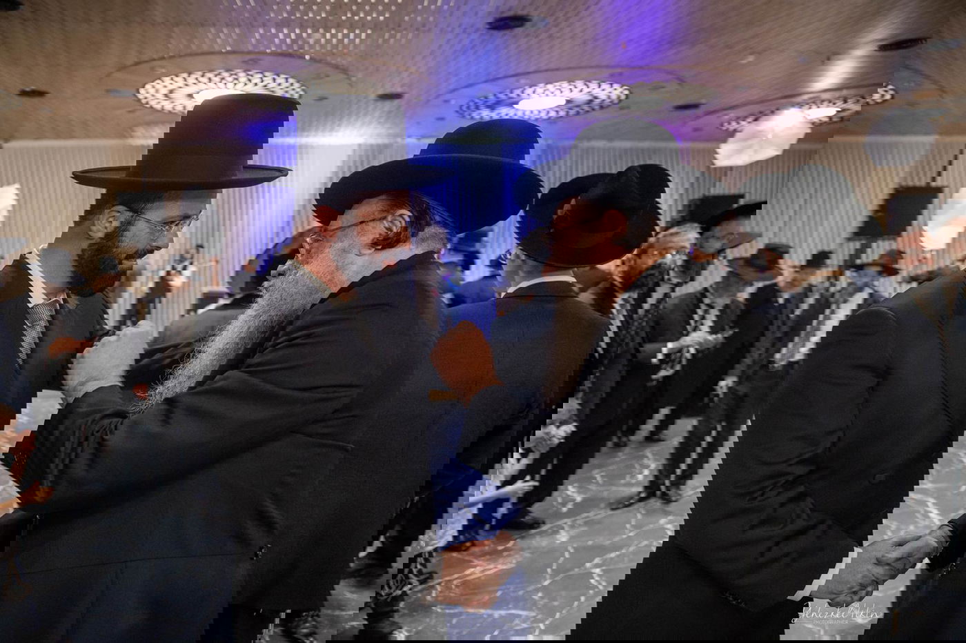 שמחת הנישואין לבן ר"י 'מגדל עוז', הרה"ג יחזקאל אתרוג • תיעוד