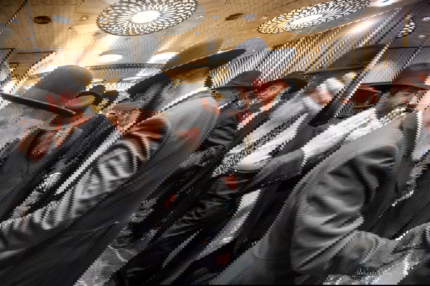 שמחת הנישואין לבן ר"י 'מגדל עוז', הרה"ג יחזקאל אתרוג • תיעוד