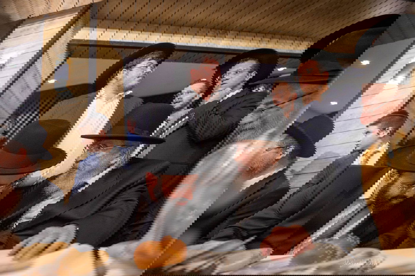 שמחת הנישואין לבן ר"י 'מגדל עוז', הרה"ג יחזקאל אתרוג • תיעוד