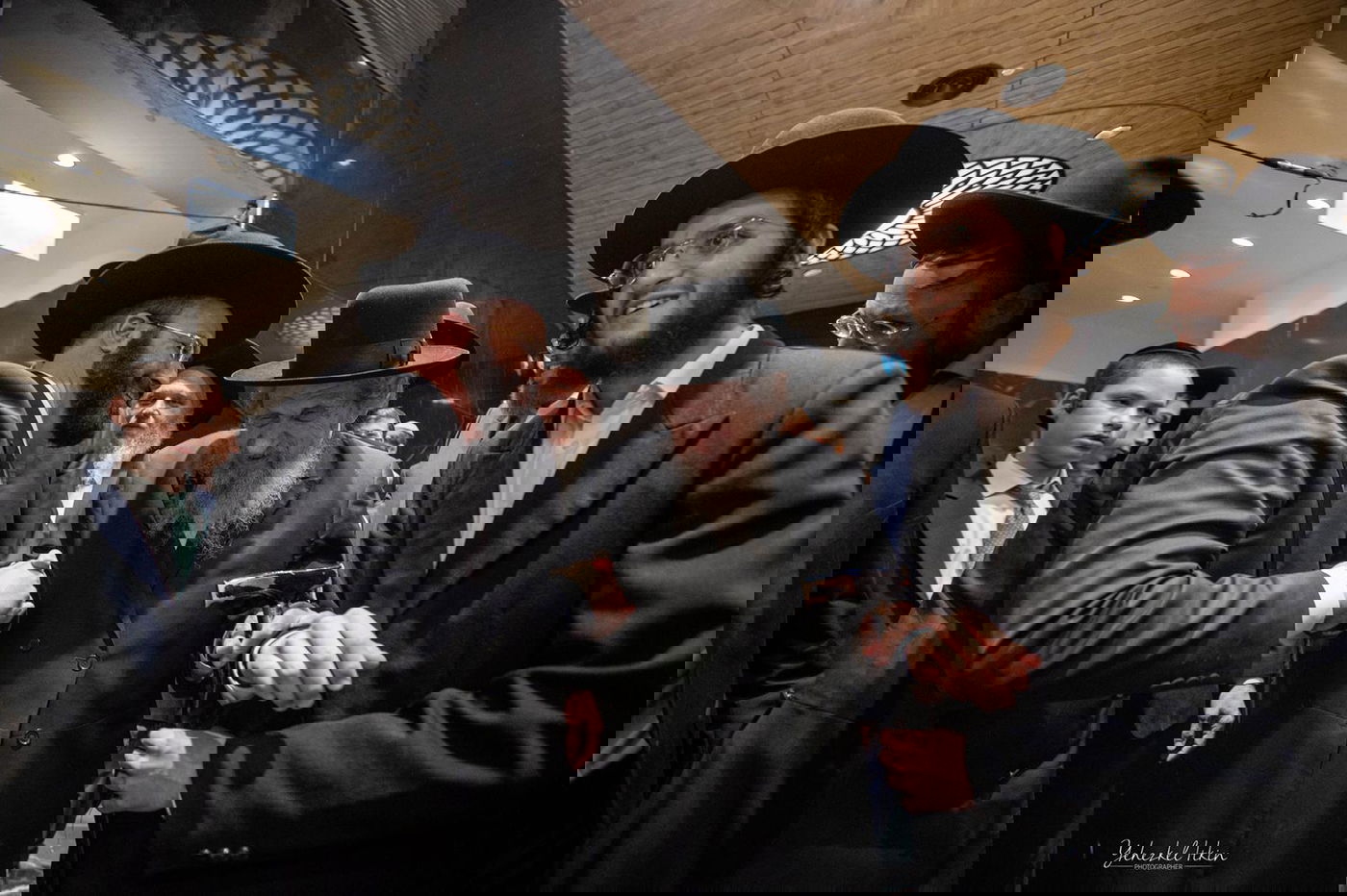 שמחת הנישואין לבן ר"י 'מגדל עוז', הרה"ג יחזקאל אתרוג • תיעוד