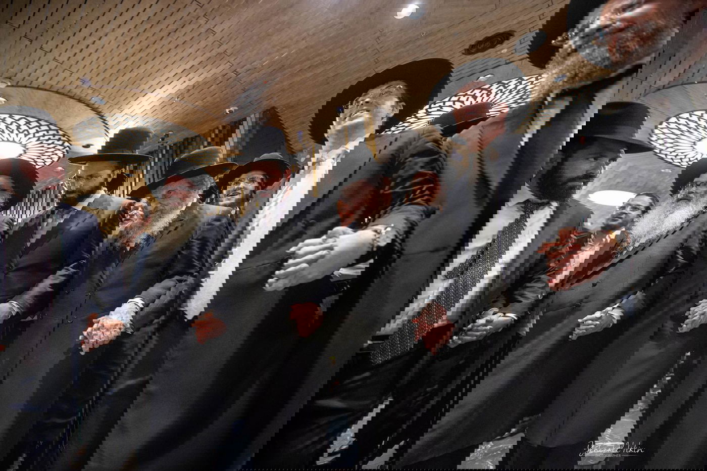 שמחת הנישואין לבן ר"י 'מגדל עוז', הרה"ג יחזקאל אתרוג • תיעוד