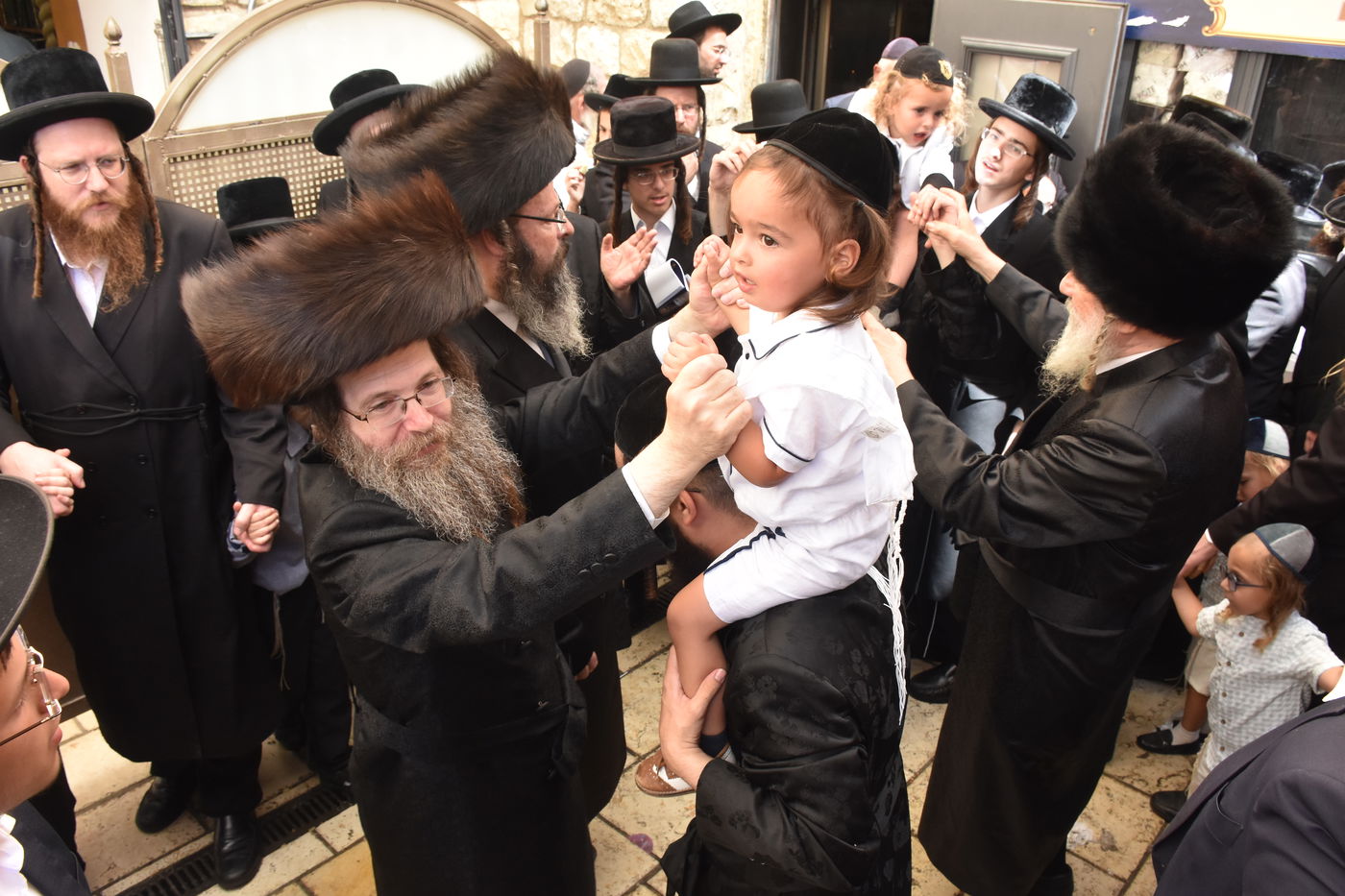 מירון: 'חלאקה' לניניו של האדמו"ר מאשלג