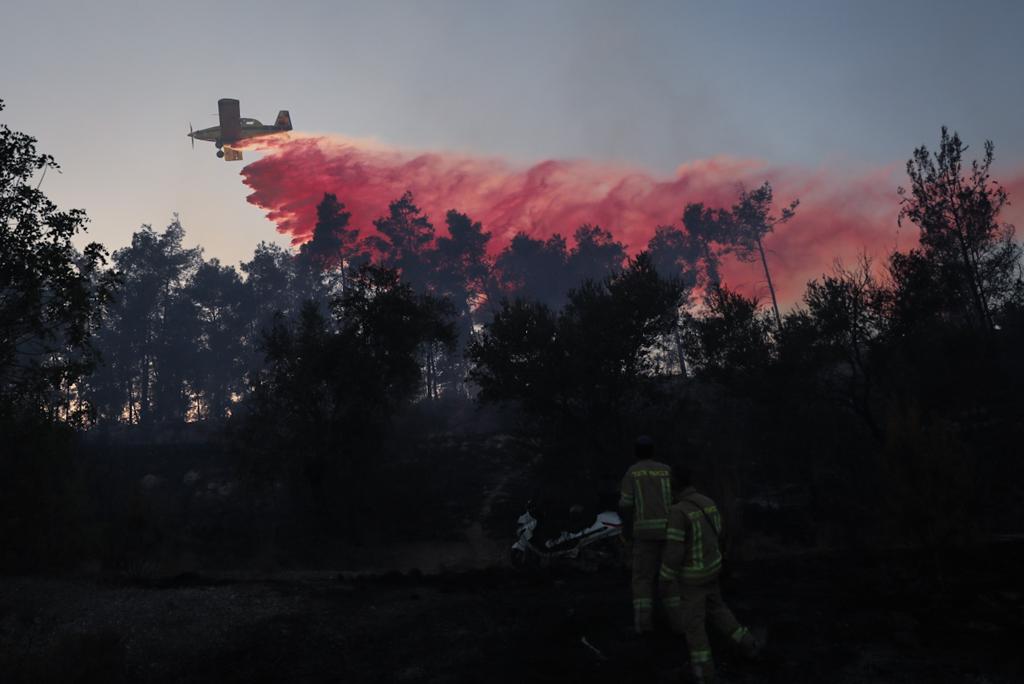 השריפה ליד בית שמש: הכוחות נערכים ללילה ארוך