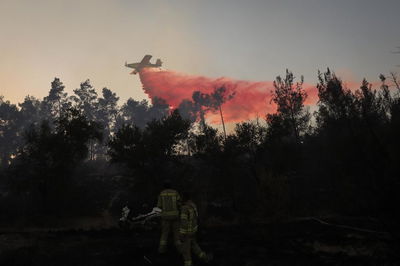השריפה ליד בית שמש: הכוחות נערכים ללילה ארוך