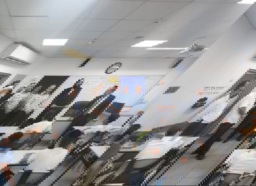 מפקד מחוז מרכז פתח את שנת הלימודים באלעד