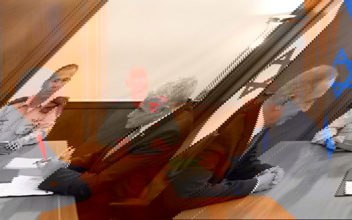 לפיד ונתניהו בפגישה