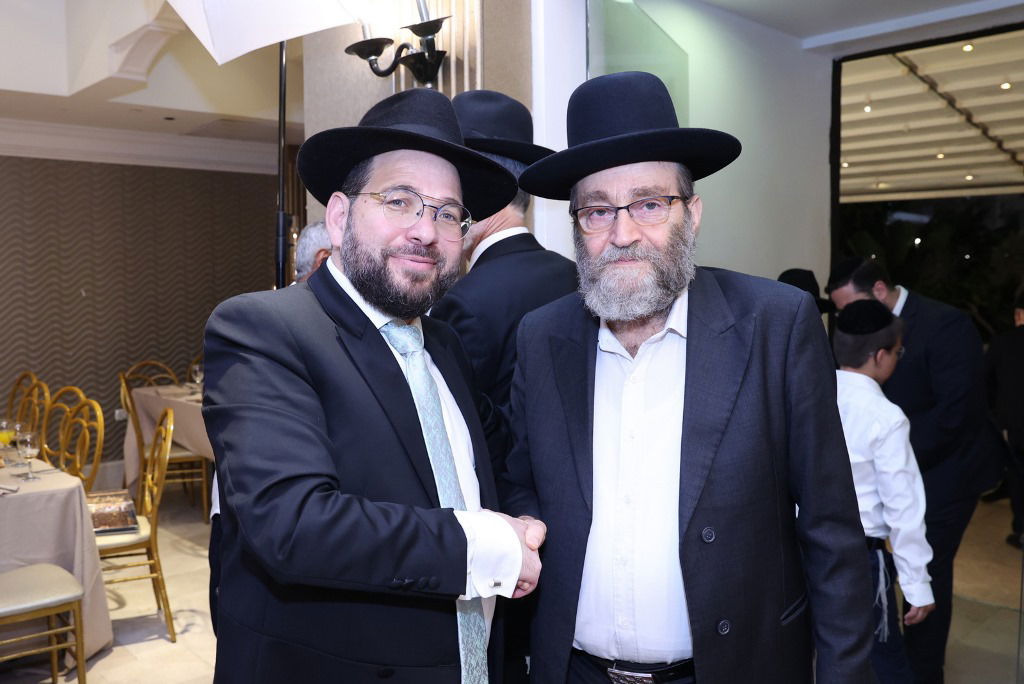 השחקן הישראלי מפזז בחתונה החרדית בבני ברק • תיעוד