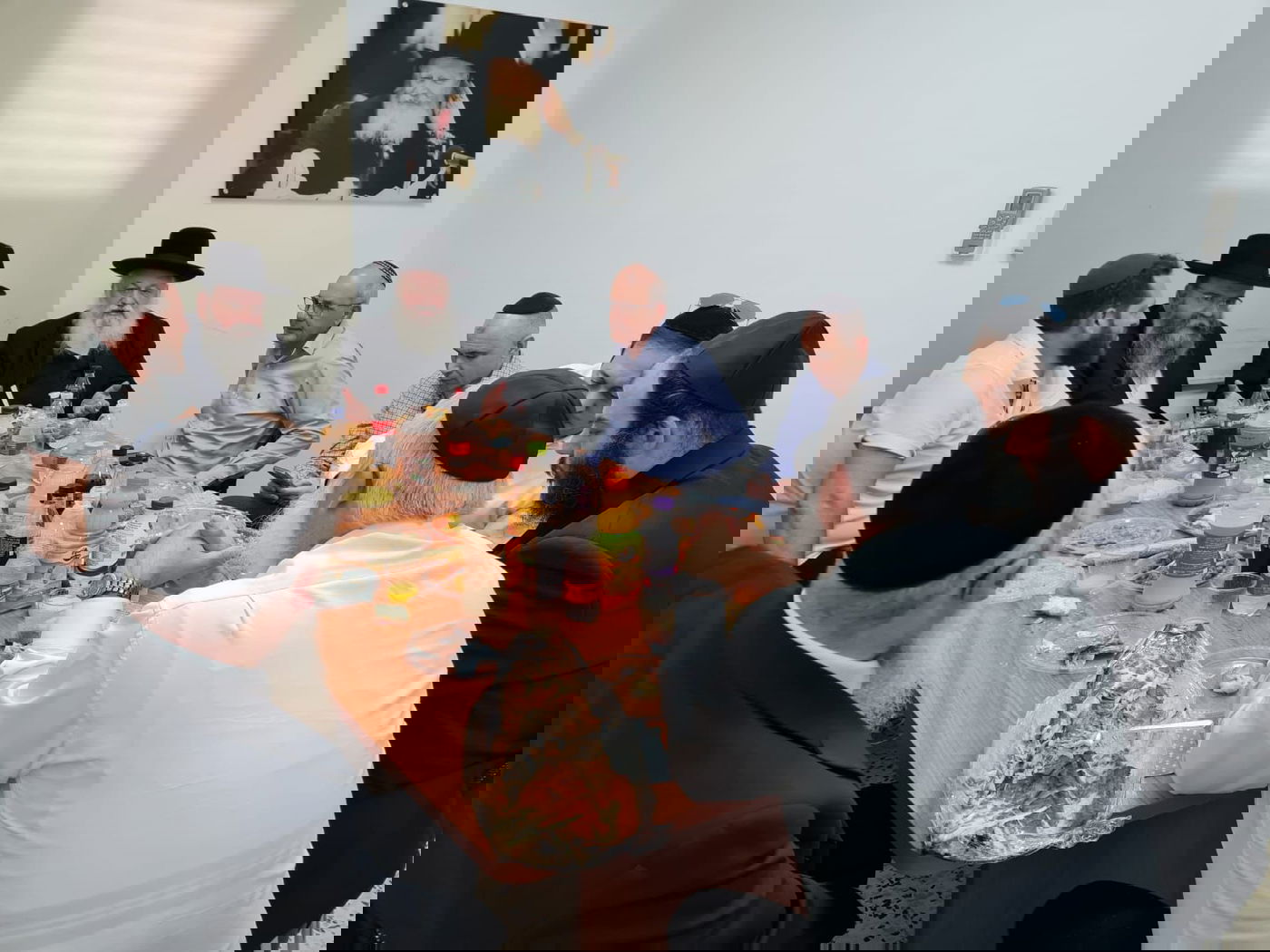 קורץ לחב"דניקים? יצחק גולדקנופף פתח את השנה בכפר