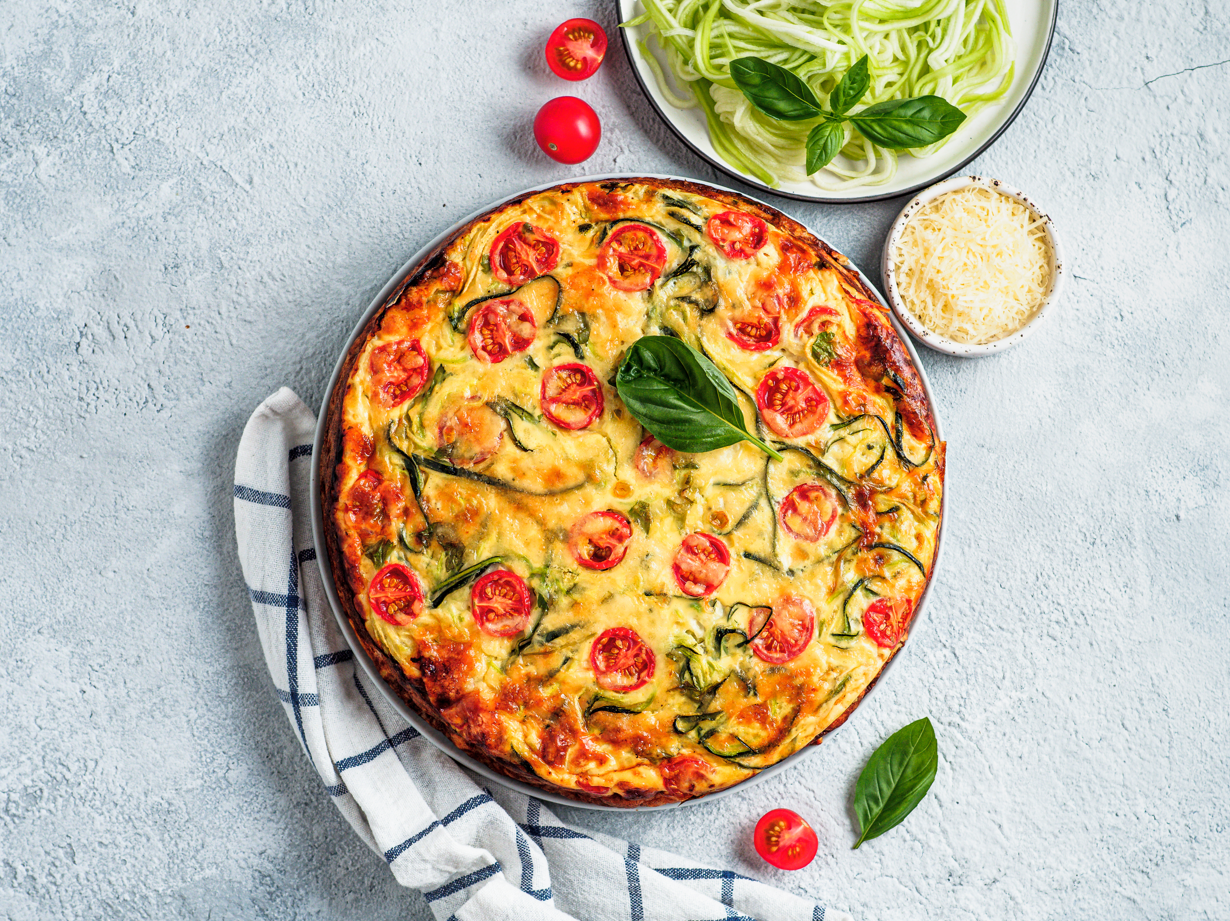 פשטידת סוף הקיץ: מגוון ירקות, גבינה נמתחת ויופי אינסופי