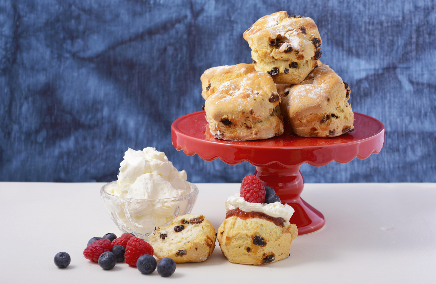 מה שטוב למלכה: סקונס צימוקים - לחמניות חמאה מתוקות