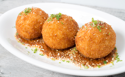 לזה אנחנו קוראים "ביס מושלם": כדורי אורז וקינואה קראנצ'יים