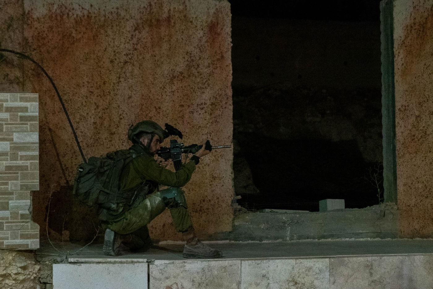 לוחמי צה"ל, שב"כ ומג"ב עצרו שלושה מבוקשים ברחבי יו"ש