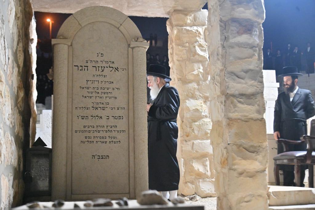 הרבי מויז'ניץ התפלל בכותל ובהר הזיתים