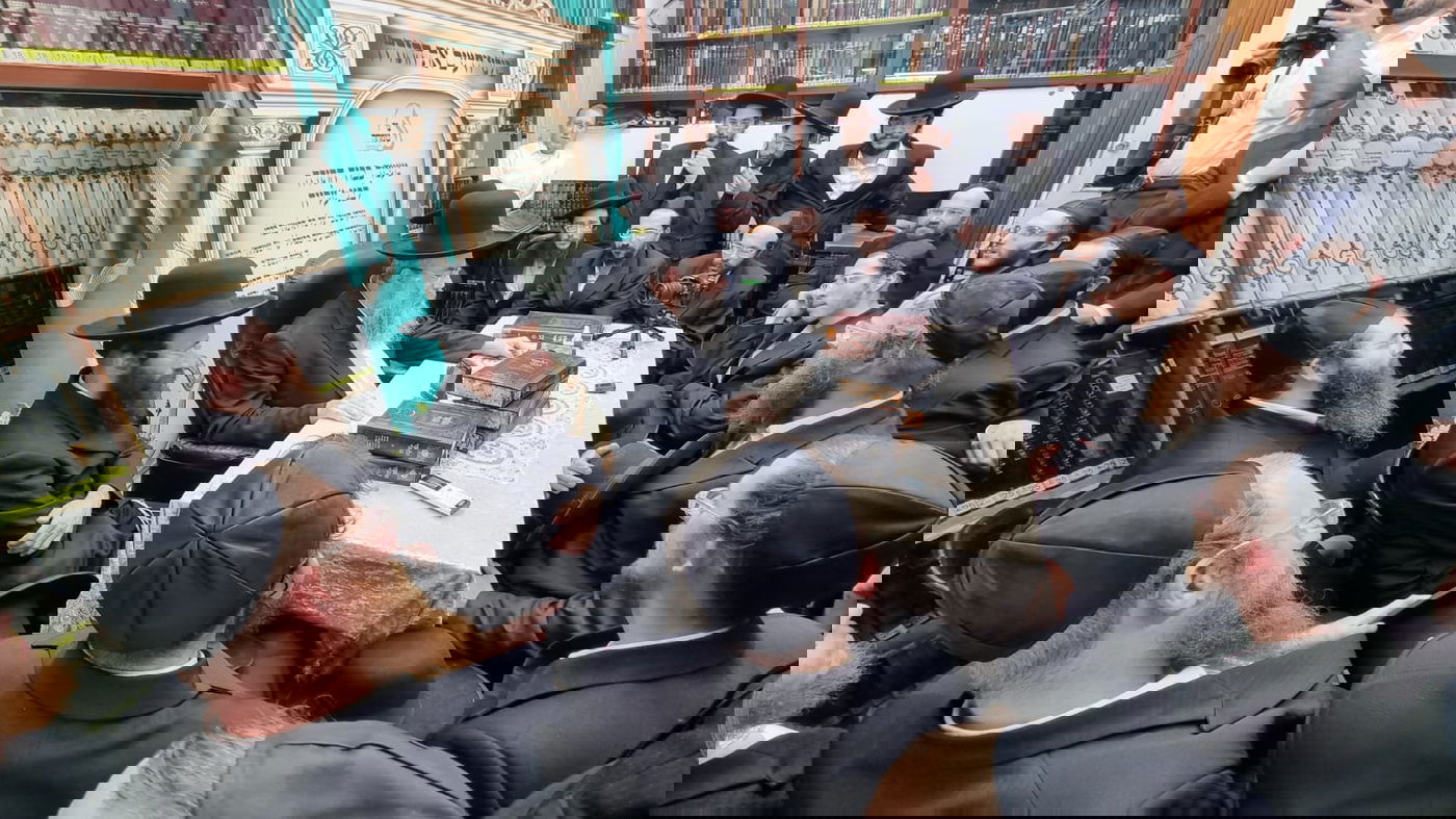 אברכי גור מערד נבחנו בבתיהם של גדולי הרבנים