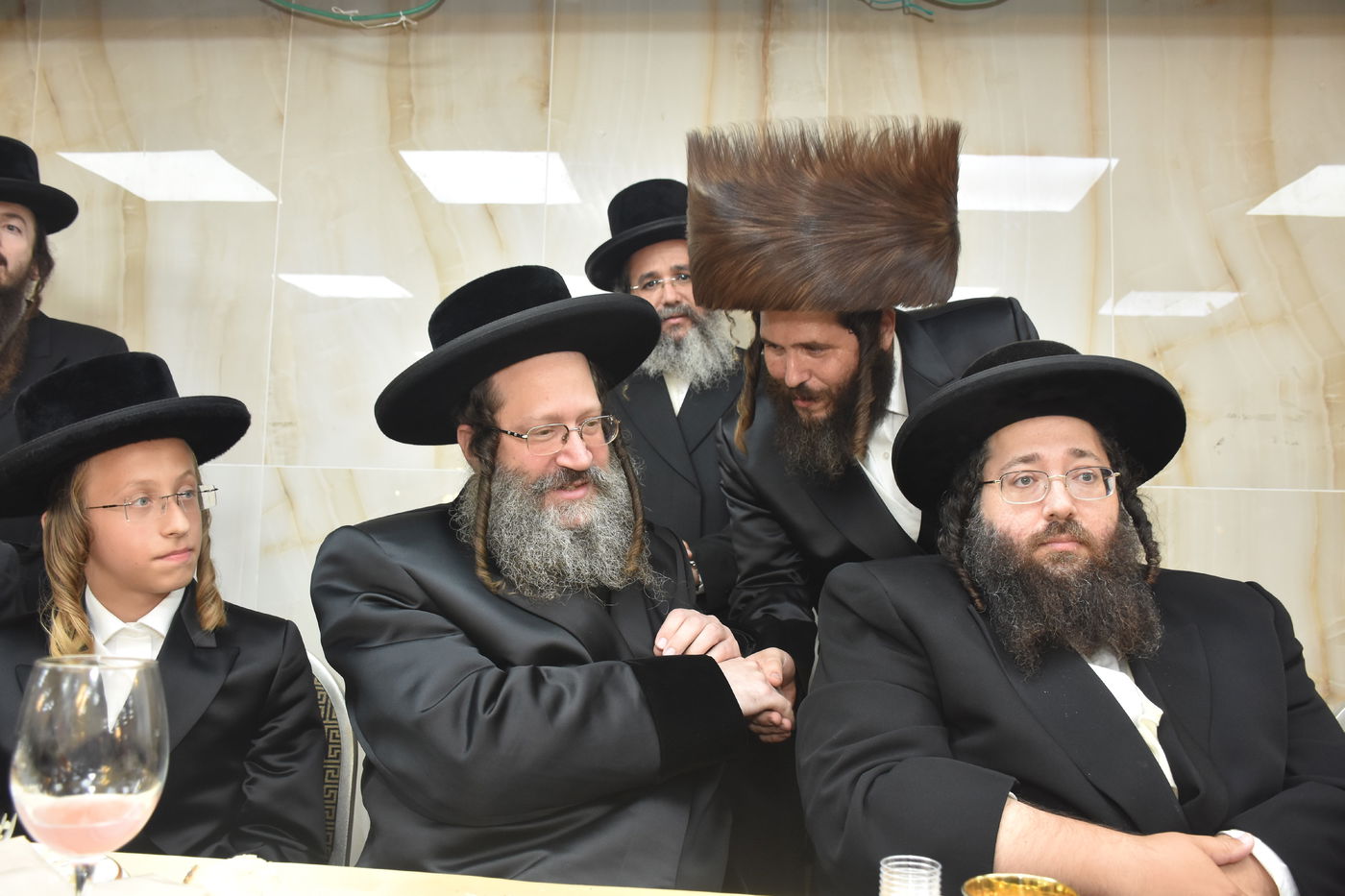 בר מצווה לניני האדמו"רים התאומים