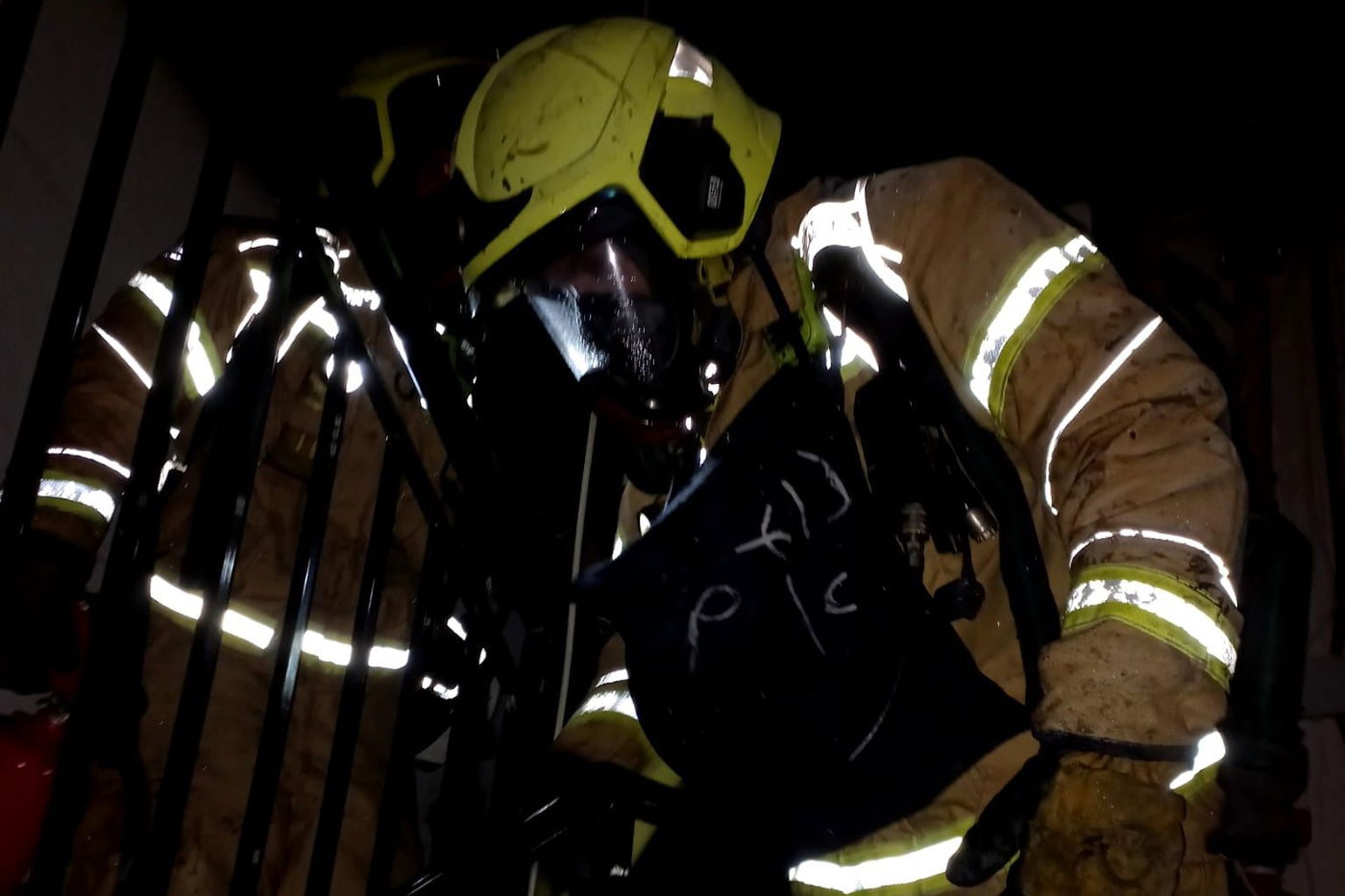 לפנות בוקר: שריפה בארון חשמל בבניין בחולון