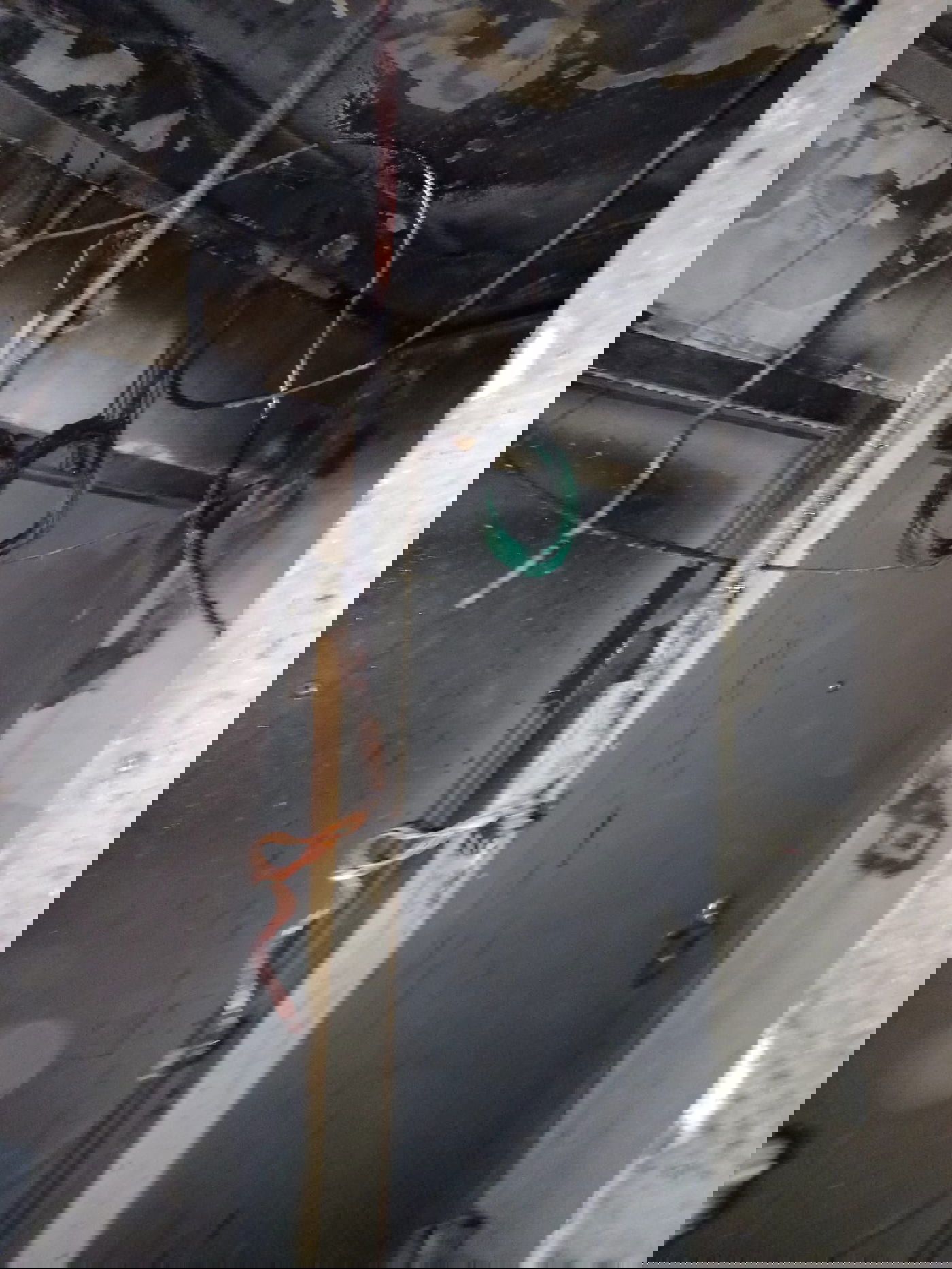 לפנות בוקר: שריפה בארון חשמל בבניין בחולון