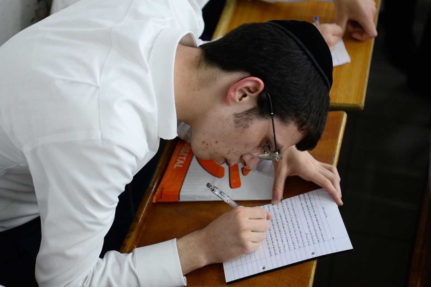 תיעוד מרהיב: נשיא המועצת בן ה-99 במסירת שיעור כללי