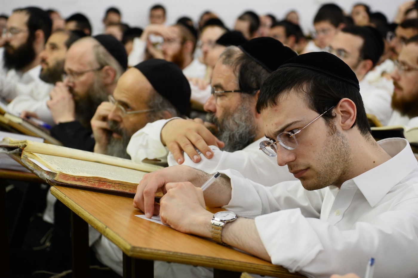 תיעוד מרהיב: נשיא המועצת בן ה-99 במסירת שיעור כללי