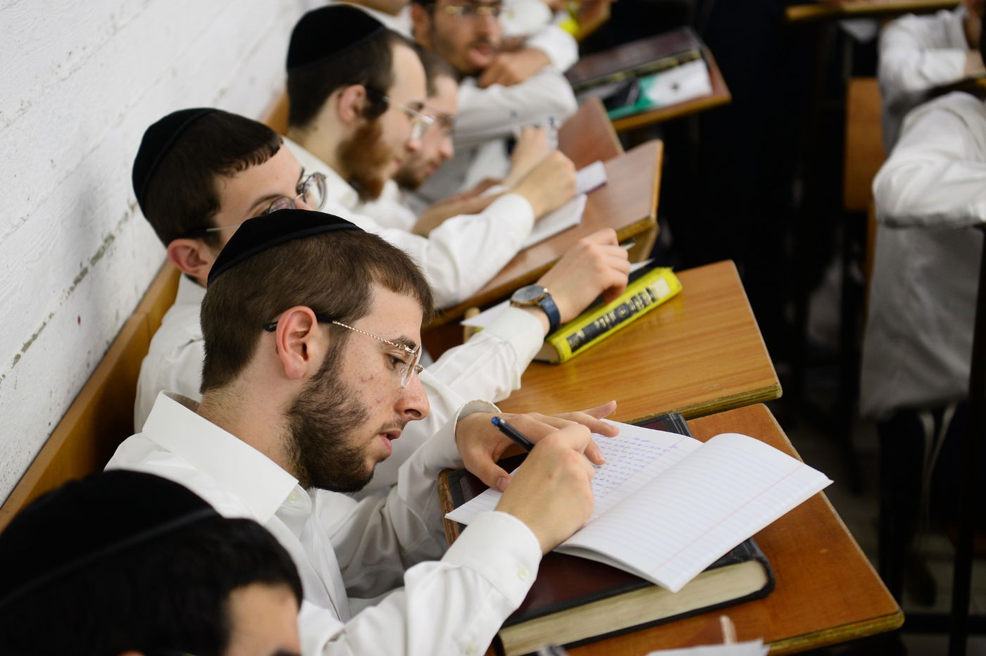 תיעוד מרהיב: נשיא המועצת בן ה-99 במסירת שיעור כללי