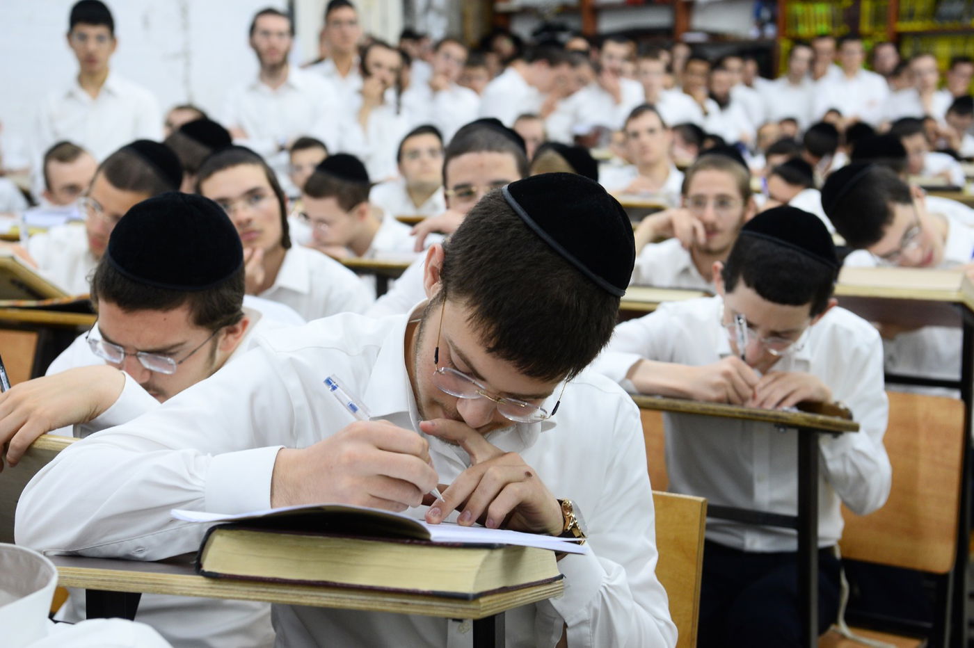 תיעוד מרהיב: נשיא המועצת בן ה-99 במסירת שיעור כללי