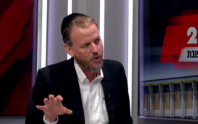 בכיר 'אגודה' באולפן: שופרות 'דגל' עסוקים בהפצת שנאה, יש עלבון וזעם בציבור החסידי