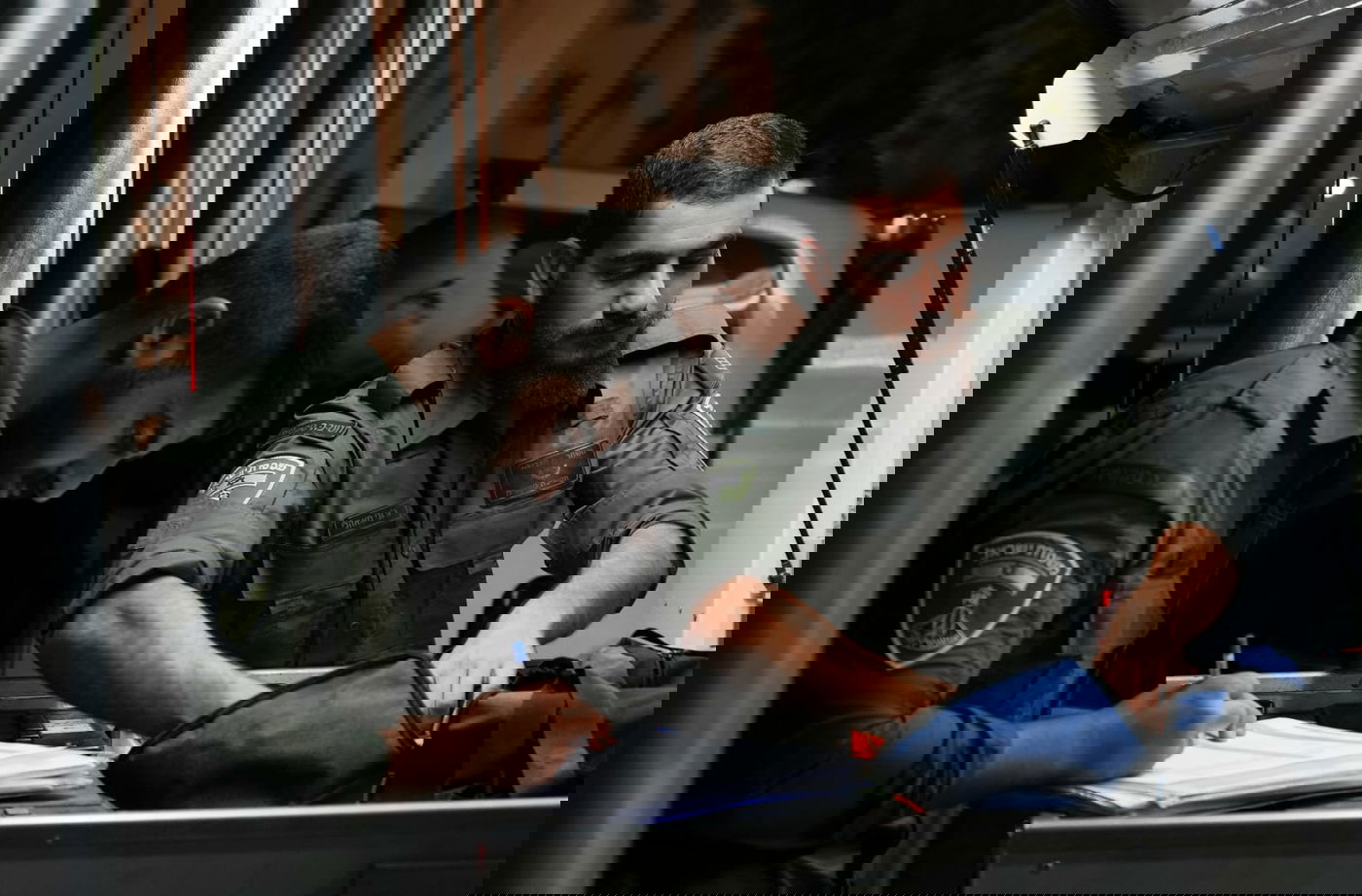 סוכן סמוי הפליל סוחרי אמל"ח וסמים; עשרות נעצרו