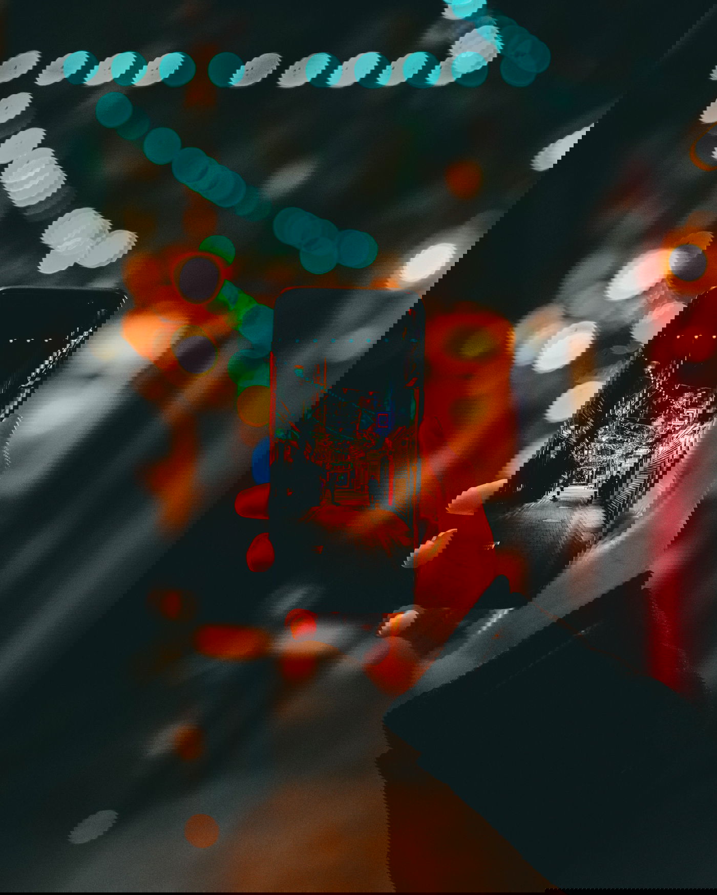 השיטה האפילה נחשפת | למה אנחנו מכורים לפלאפון?