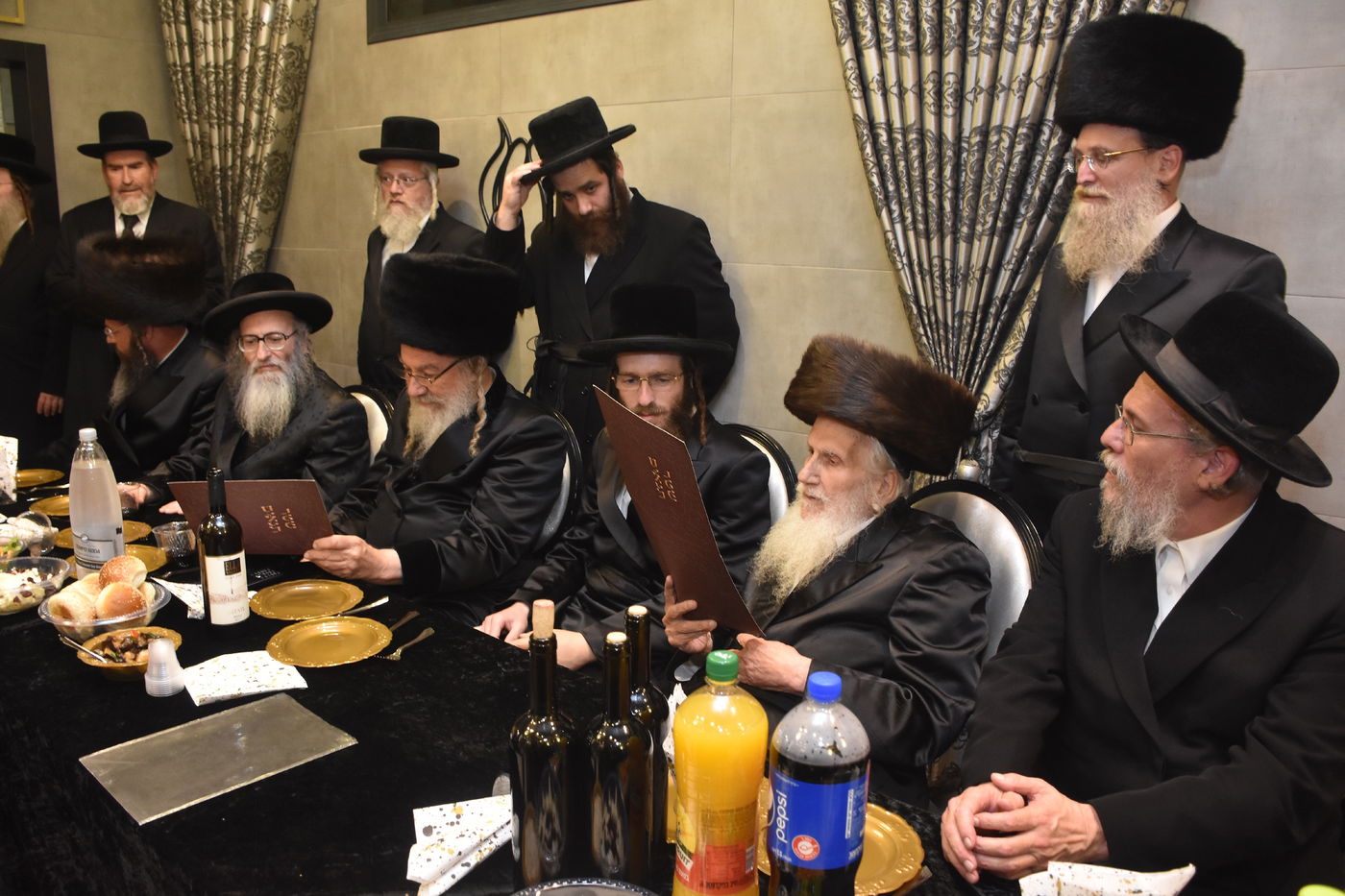 שמחת התנאים בחצרות אשלג, ראדומסק וסטרעטין | תיעוד