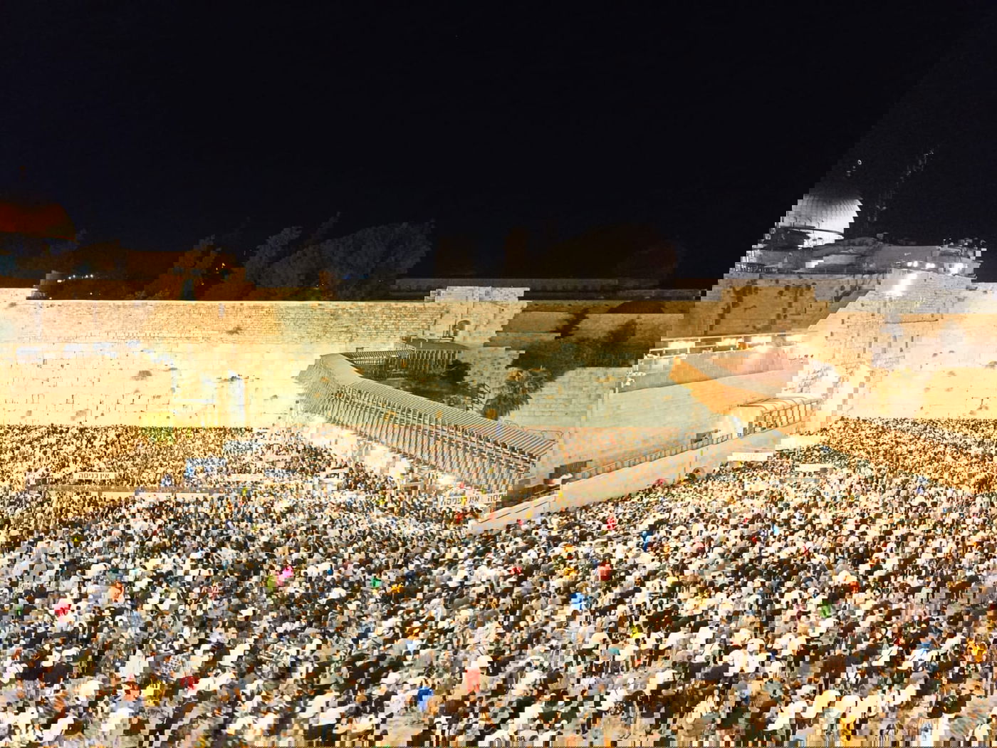 מעמד סליחות בכותל: רבבות בקבלת עול מלכות שמיים