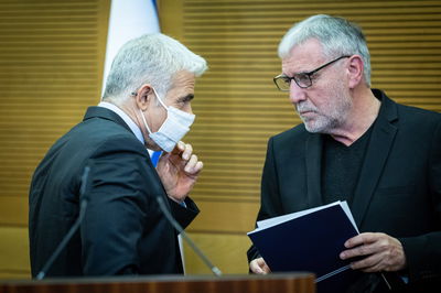 השר כהן משוכנע: "החרדים יישבו בממשלה בראשות לפיד"