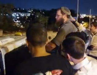יהודי ששלף את נשקו לעבר מיידי אבנים - נעצר ושוחרר