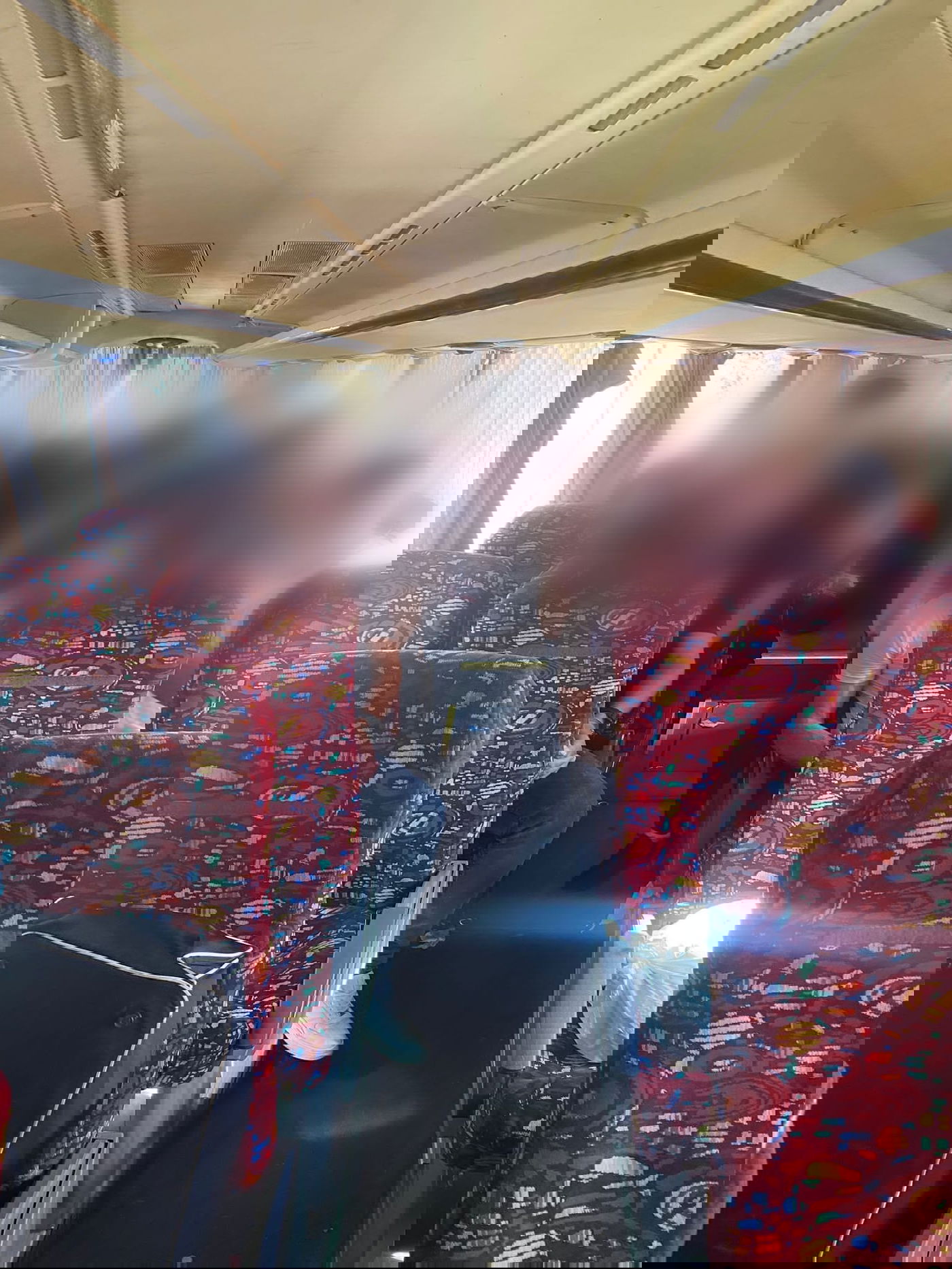 הלוחמים חשפו 17 שב"חים בתוך מסתור באוטובוס | תיעוד