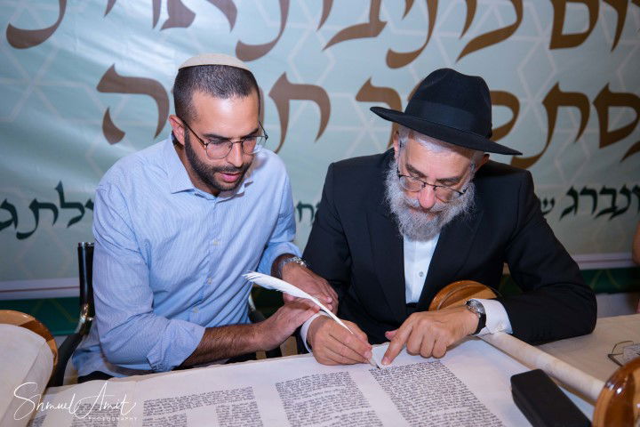 חג גבעת עדה: בית הכנסת נפתח מחדש והרב החרדי הוכתר לרב