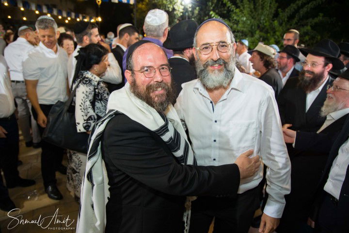 חג גבעת עדה: בית הכנסת נפתח מחדש והרב החרדי הוכתר לרב