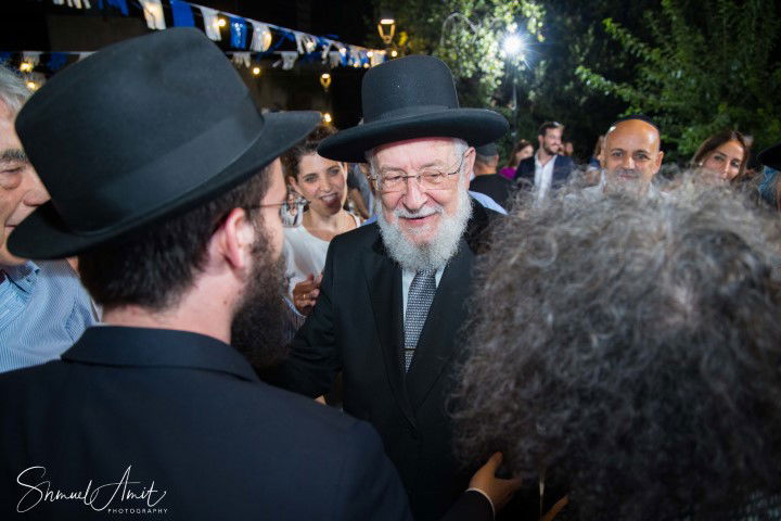 חג גבעת עדה: בית הכנסת נפתח מחדש והרב החרדי הוכתר לרב