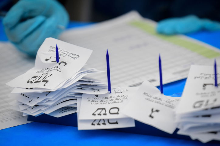 ספירת קולות. אילוטסרציה