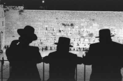 הוויכוח בין החוקרים: מתי החלה ההתנגדות לחסידות?