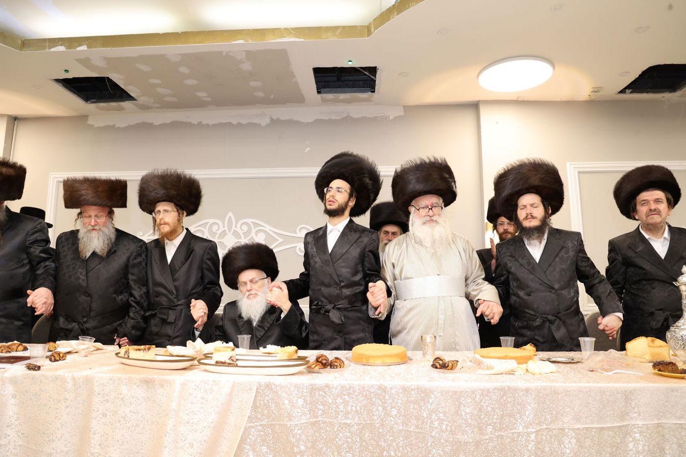 תיעוד: שמחת החתונה לנין האדמו"ר ממשכנות הרועים