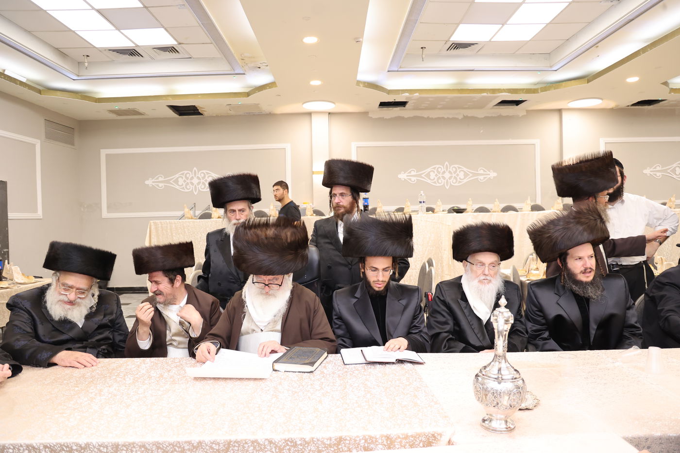 תיעוד: שמחת החתונה לנין האדמו"ר ממשכנות הרועים