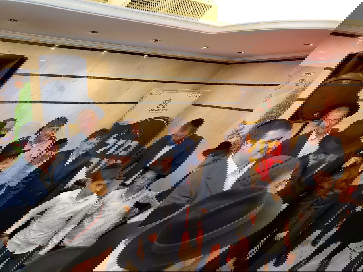 "לזכות האח מוישי שימצא": בר מצווה במשפחת קליינרמן