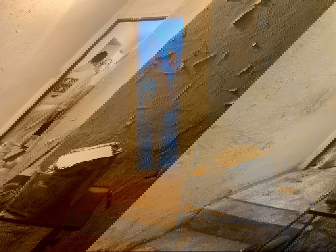 גבר גלמוד נמצא במצב ריקבון לאחר שנפטר