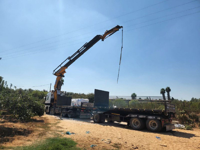 מנוף משאית פגע בכבל חשמל - 2 גברים התחשמלו למוות