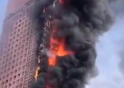 עמוד אש: גורד שחקים בגובה 200 מטרים עלה בלהבות